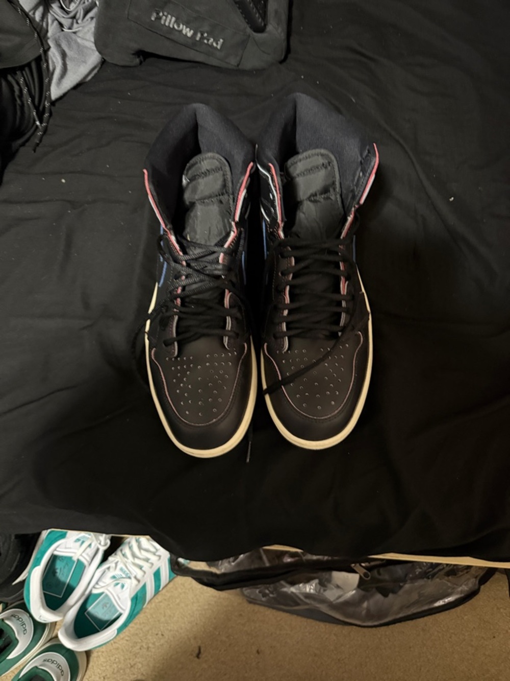 Air Jordan 1 Retro High Shoes